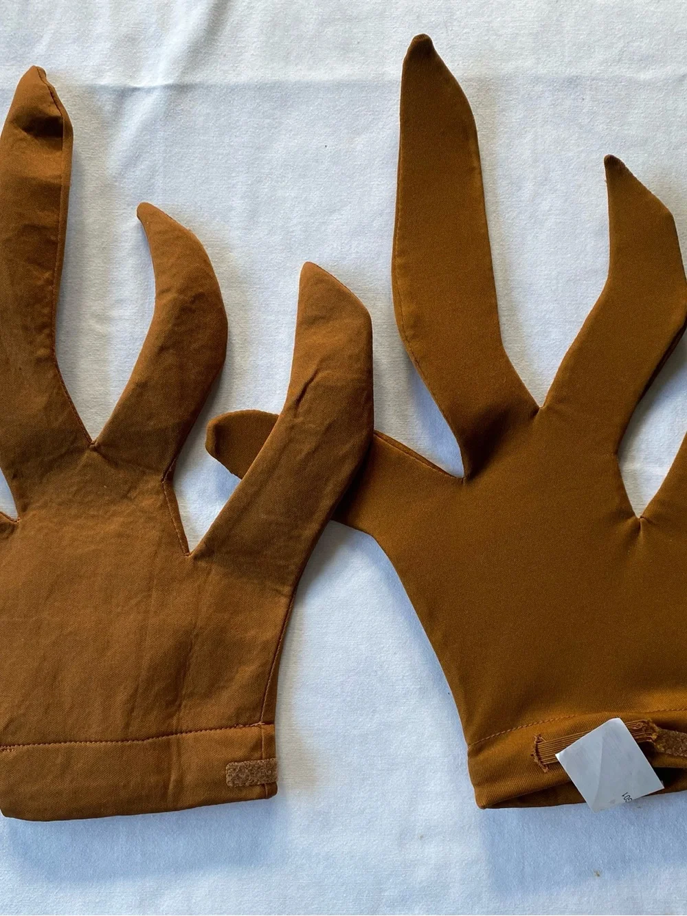 NWOT Halloween Night Before Christmas Pumpkin King Brown Gloves